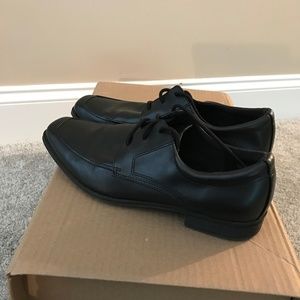 SmartFit Boy’s Dress Shoes